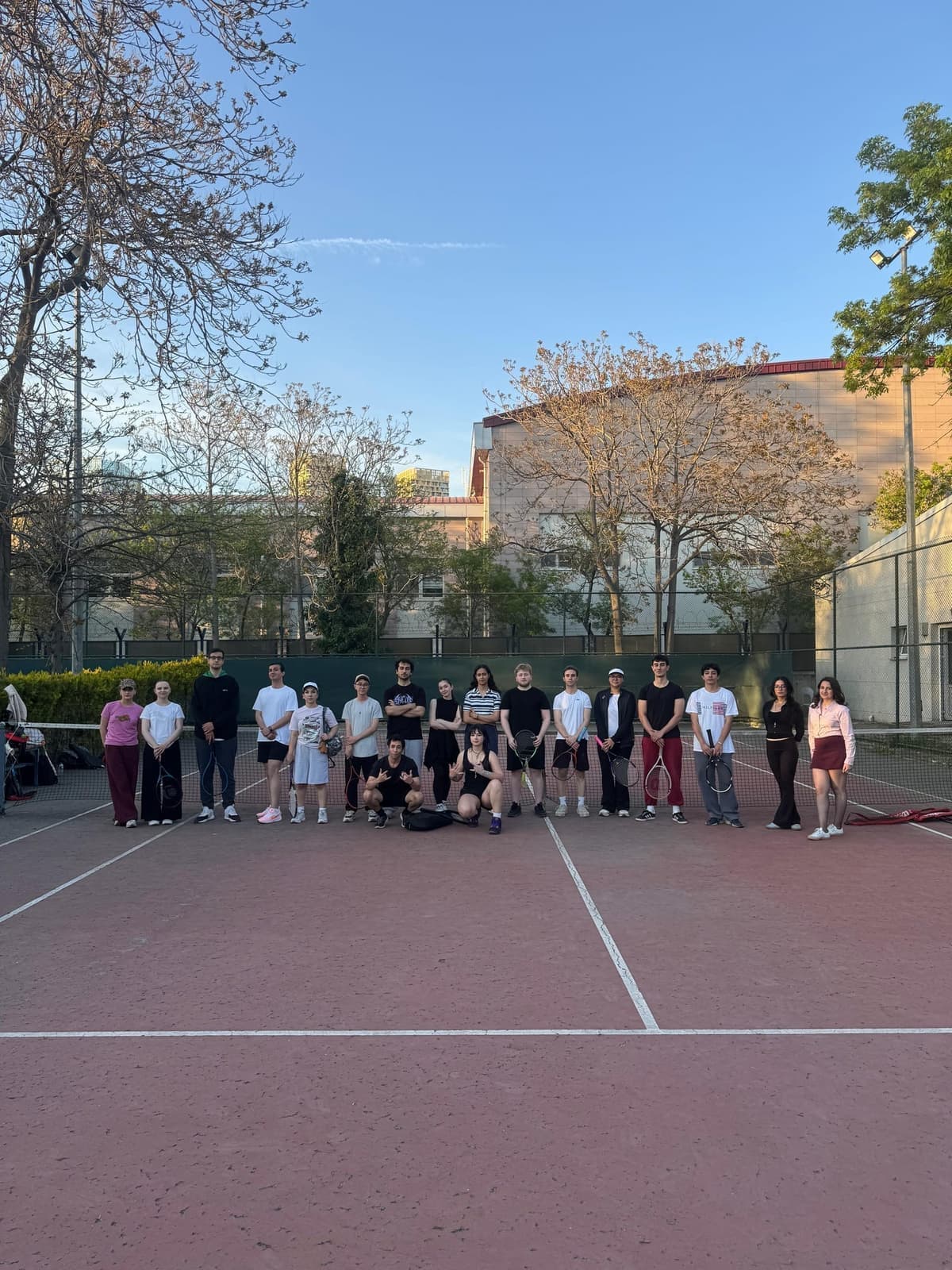 Topluluk üyeleri grup fotoğrafı